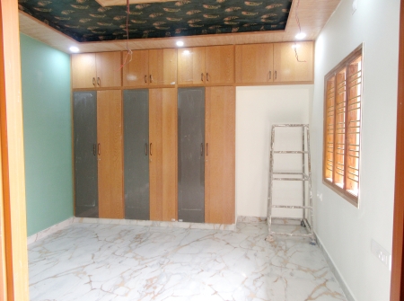 7) Li id 363 - First Floor Master Bedroom.JPG